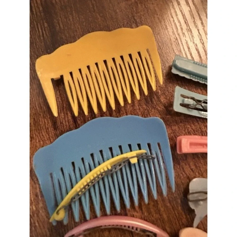 Vintage Hair‎ Accessories 50's-70's. Various brands but mostly Goody.